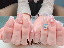 ネイル ヴェリテ(NAIL VERITE)