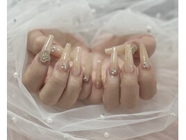 長さだし×大人キラキラネイル