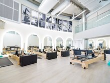 《女性専用マシンピラティス》FITPLACE ピラティス 那覇若狭店【7月OPEN（予定）】の雰囲気（正しいカラダの使い方で負担を減らす！スムーズに動ける体へ♪）
