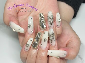アン ジョーヌドラゴ/【ロングネイル】ホワイトネイル