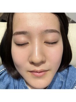 フルフィル(fulfill)/自眉を最大限に活かしたデザイン