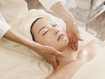 エステルミラー(ESTHER MIRA)/