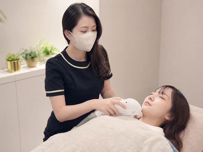 Maintenanceの女性全身脱毛施術イメージ