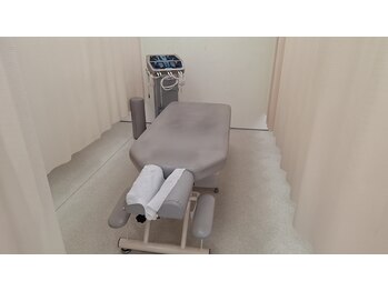 阿南坂口鍼灸整骨院/施術ベット