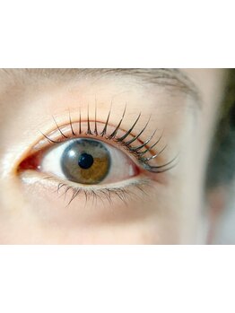 ナチュラル上品な目元にしたい