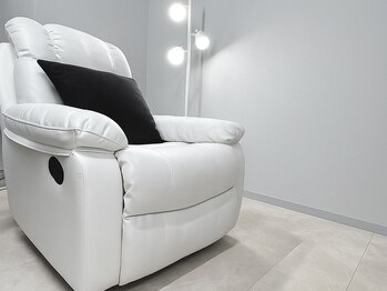 ゴリラアイブロウ 大通店の写真/大通駅徒歩4分×19時まで営業♪仕事帰りに眉毛メンテナンス!プロの技で清潔感・好印象を目指す!#貸切サロン