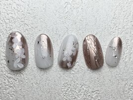 【初回オフ無料】フラワーネイル