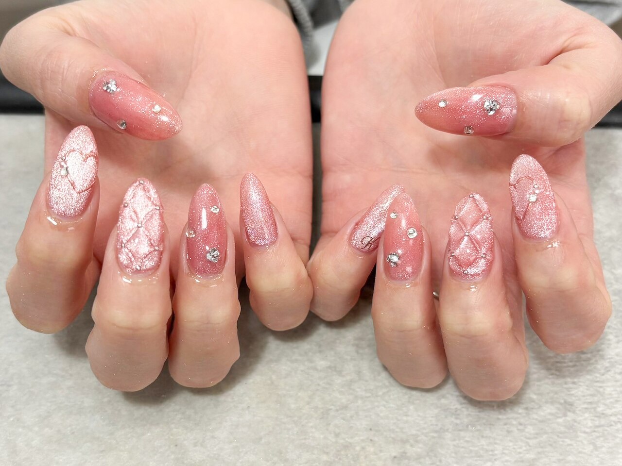 ワンホンネイル ガラスフレンチ キルティング イニシャル ネイルチップ