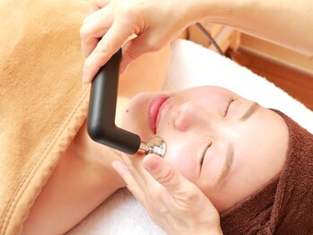 スリーピングビューティー(Sleeping Beauty)の写真/【インディバ×ビタミンC導入】美容成分の浸透力が段違い！美肌以外に美白/小顔/毛穴/リフトUP効果も！！
