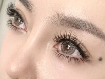 アラーナサロン 新宿店(Arana salon)の写真/【バインドロックで濃密目元】圧倒的持続力×アイライン効果でぱっちり♪アイシャンプー＆パック付でケアも