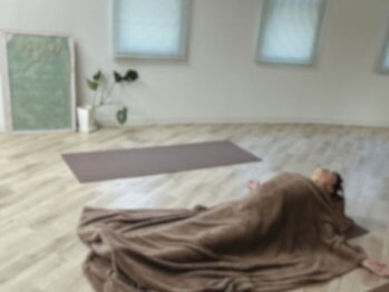 南林間駅前スタジオ メローヨガ(Mellow-Yoga)/専用グッズで極上の癒し時間も。