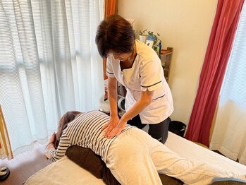 ともこ均整院の写真/デスクワークや家事など日常感じる腰痛を徹底改善!！長年のお悩みから解放され健やかな毎日に◎