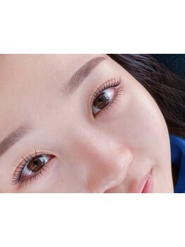 ナチュラル上品な目元にしたい