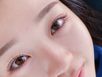 エールバイショールーム(YELL by showroom)の写真/下関でも取扱いが珍しい!よりプルンとふわっと軽い印象の【フラッフィーラッシュリフト】で大きな目元に♪