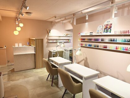 パダアット ヴァラネイル 天神南店(PADA at VALLANAIL)の写真