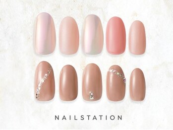 ネイルステーション ルミネ有楽町店(NAIL STATION)の写真/シンプルやオフィスネイルにも♪最旬デザインを毎月追加！地爪を削らないパラジェル使用で爪にも優しい☆