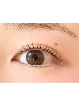 ナチュラル上品な目元にしたい