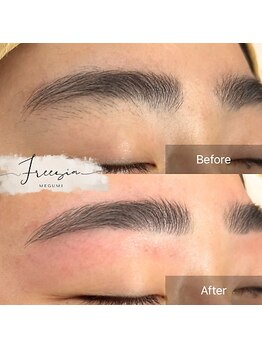 フリージア(Freesia)/枠をとってあげるあだけでも♪