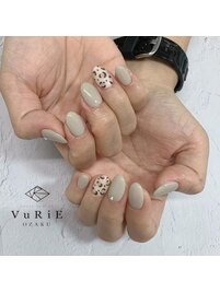 ヒョウ柄ネイル