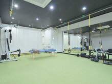 コアバランス スタジオ ファシーノ(FASCINO)の雰囲気（緑を基調としたプライベート空間でのトレーニングが可能です♪）