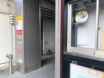 アンジェアイ 仙台駅東口店(ange eye)/【道案内】10.信号の手前を右へ