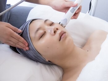 アンナビューティ 六本木 乃木坂店(Anna Beauty)の写真/完全個室プライベートサロンで 「美肌への旅」を。お客様一人ひとりの肌質や状態に合わせた施術をご提供◎