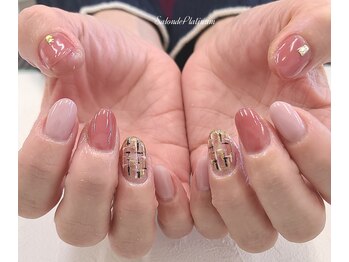 ツィードネイル