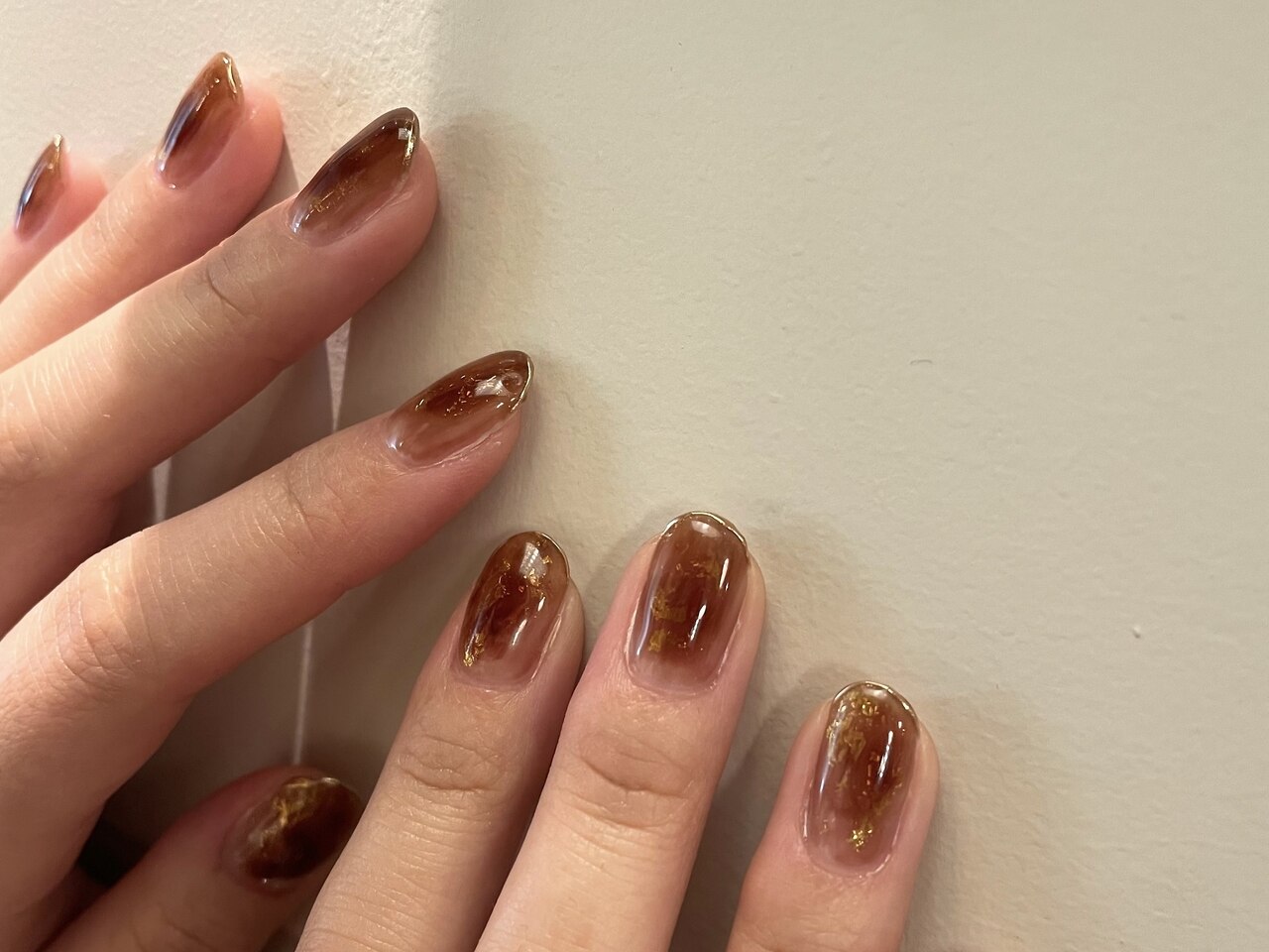 ボルドーべっ甲ニュアンスネイル 赤べっ甲 ゴールド 韓国 ベージュ 秋 冬 大人 ボルドーべっ甲ニュアンスネイル 赤べっ甲 ゴールド 韓国 ベージュ 秋