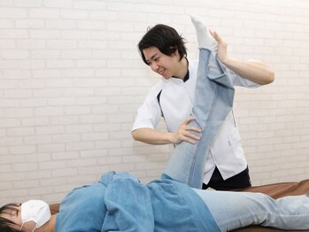 はぴねす鍼灸整骨院 千里丘院の写真/骨盤や背骨、姿勢の歪みからくる腰痛・肩こり・膝の痛み・O脚などのお悩み解消◎代謝もUP！