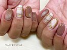 キレイめチェックネイル