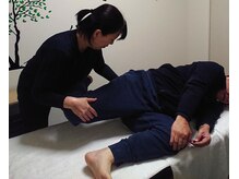 整体院笑歩(エフ)の雰囲気（力加減を伺いながら、無理のない施術をします）