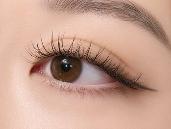 メルシー 横浜店(merci)の写真/【人気メニュー多数★】自まつ毛の状態を見極め丁寧に施術!接着面が広いフラットラッシュで持続力UP!