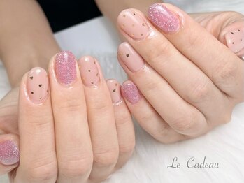 ルカドゥー(Le Cadeau)の写真/モテ可愛に必須なピンクカラー、スキンカラーを豊富にご用意♪流行のパーツをつけてワンランク上のネイルに