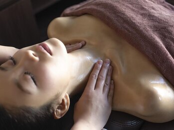 ヘッドコンシェルジュ 麻布十番店(head CONCIERGE)/首肩デコルテのリンパ流し♪
