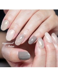 グレー透明感ニュアンスネイル