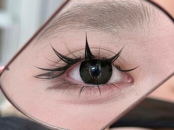 APEX BEAUTY SALONマツエク・マツパ専門・上野御徒町店の写真/【流行のワンホンデザイン】豊富な毛質×高度な技術で、“束感”と“立体感”を叶えるオーダーメイドEYE☆