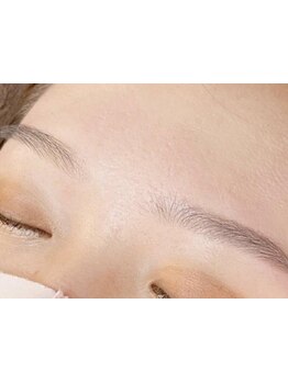 ナチュラル上品な目元にしたい