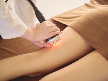 キレイベース 銀座店(KIREI BASE)の写真/【銀座駅すぐ★】歪みを整えまっすぐ美脚を目指す。同時にマシンで頑固な脂肪ケアも♪体験5500円