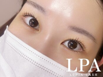 レピア JR和歌山駅前店の写真/[韓国式眉毛パーマ&WAX+韓国式まつげパーマ]ペタッとしないふんわり眉は正規韓国式ならでは◎韓国美人に