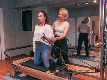 ツムギ(tsumugi)/肩周りすっきり女性らしい身体に