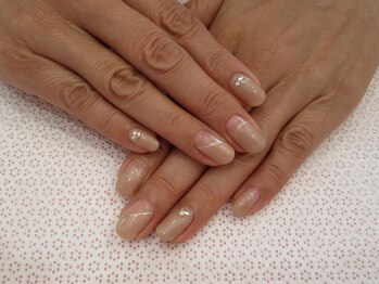 ネイル サロン ピュア ホワイト(Nail Salon Pure White)/【Pure White】変形フレンチ
