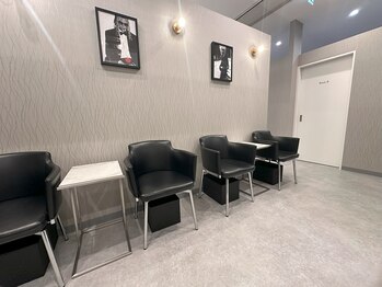 RBL 札幌店/待合スペース