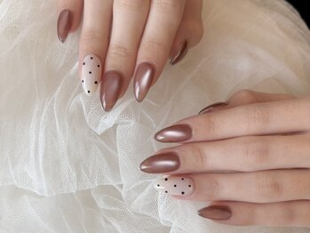 ビビネイル(vivi.NAIL)/ブラウンマグ×ドット