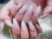 プロテア(protea)/ホワイトベージュにクリスタル