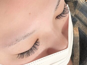 フィズ アイ ビューティ豊橋山田店(fiz)/マツエク｜フラットラッシュ