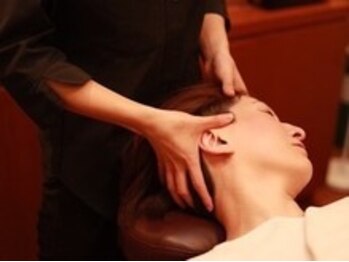 イザナイ 横浜スタジアム店(IZANAI)/7.フェイスラインのマッサージ