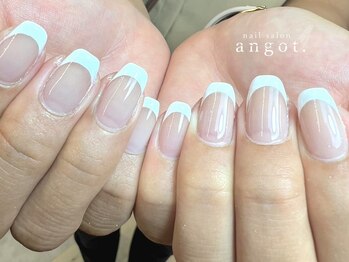 アンガット(angot.)/スクエア×白フレンチ