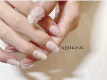 ホワイトネイル(WHITE NAIL)/持ち込み/フラワーネイル