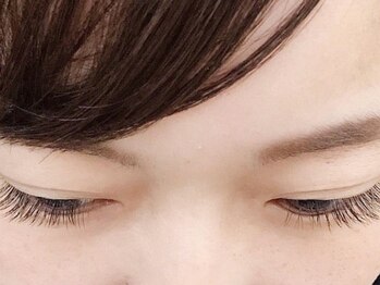 テルム(TELUM)の写真/【大人の美まつ毛を叶える】話題のLED導入♪キープ力1.5～2倍でモチの良さが特徴的♪幅広いデザイン可能☆