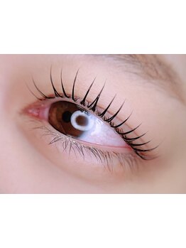 ナチュラル上品な目元にしたい